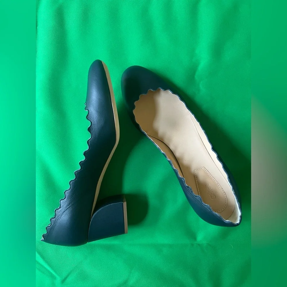 Chloe Pumps with Scalloped Edge 100% Leather Navy Size 7 - Picture 7 of 15